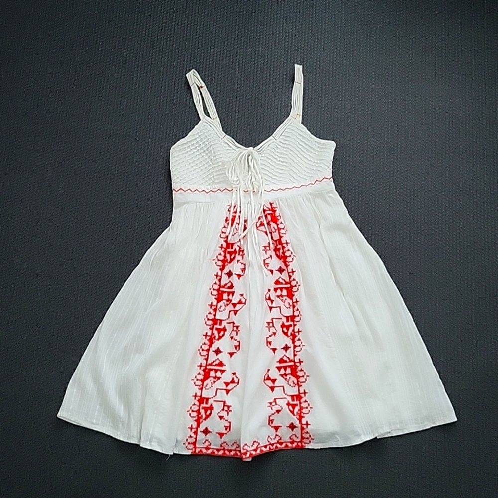 Esley white dress with red embroidery